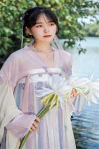 高考考上市状元后，爸妈让我车祸坠下山崖全文免费